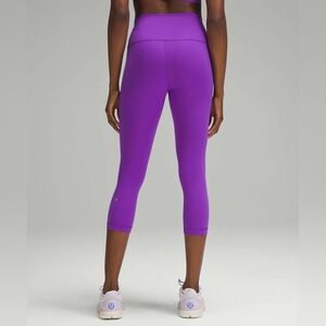 E - Lululemon Wunder Train High-Rise Crop 21"
Atomic Purple